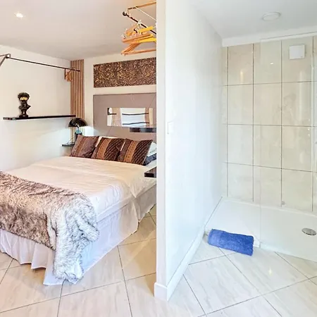 1 Bedroom Nice In Saint-raphael Saint-Raphaël