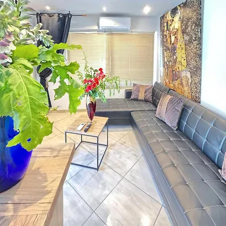 1 Bedroom Nice In Saint-raphael