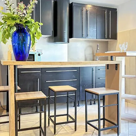 Appartamento 1 Bedroom Nice In Saint-raphael Saint-Raphaël